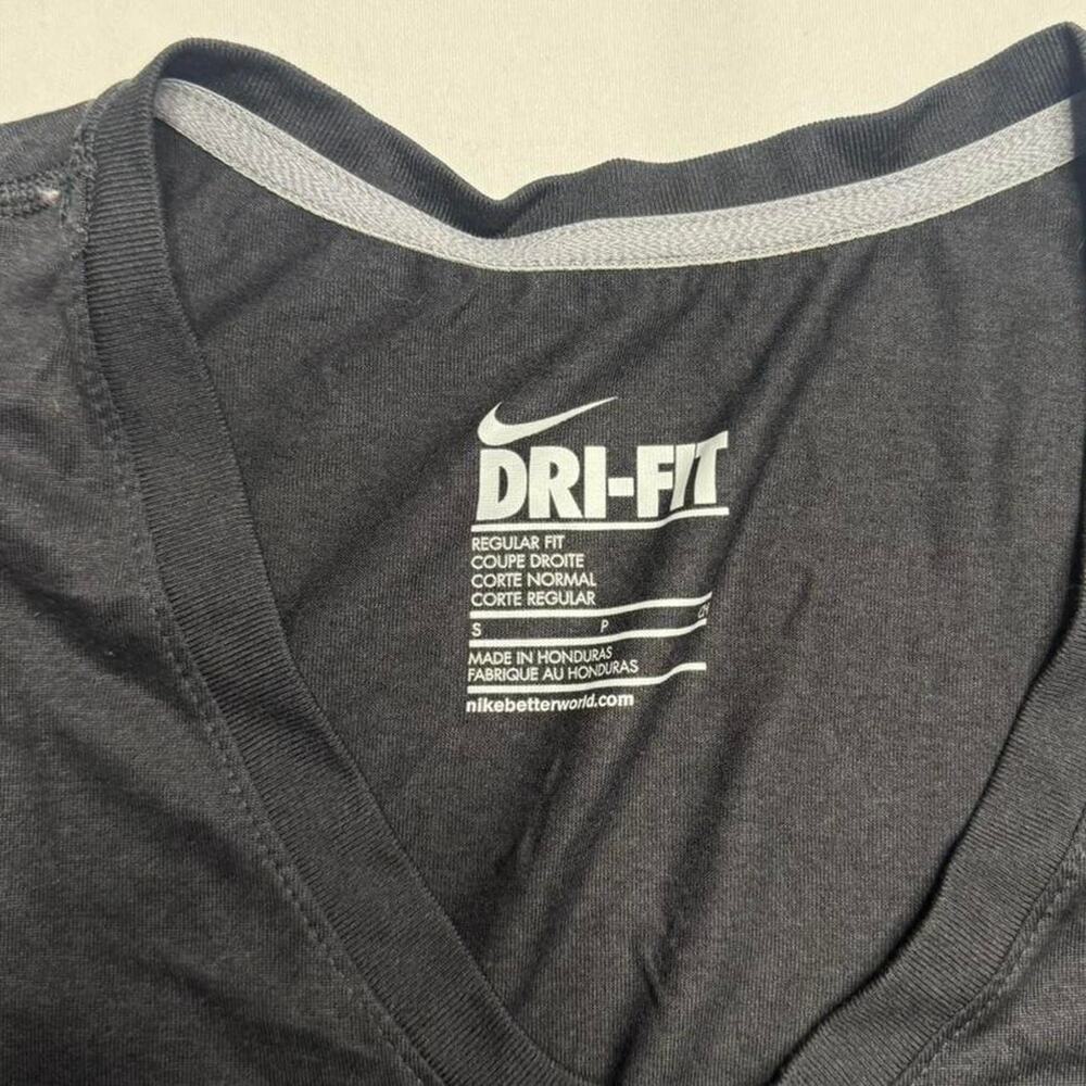 Nike black dri-fit v-neck t-shirt Size S Y2K Activewear - Picture 5 of 6